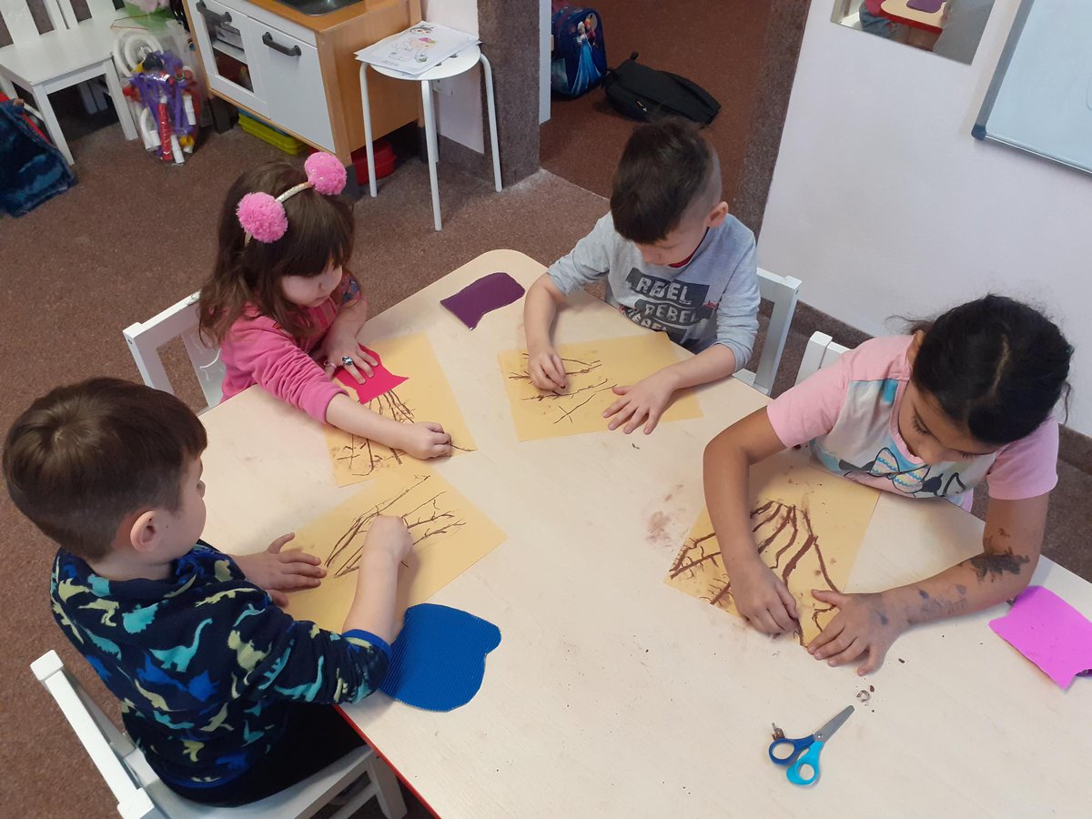 CLOVEKVTISNI's tweet image. Přejeme Vám krásné #Velikonoce! 🐇🐣

Jak probíhaly přípravy v našich předškolních klubech v Nejdeku a Prostějově? 🌞👇
🌼