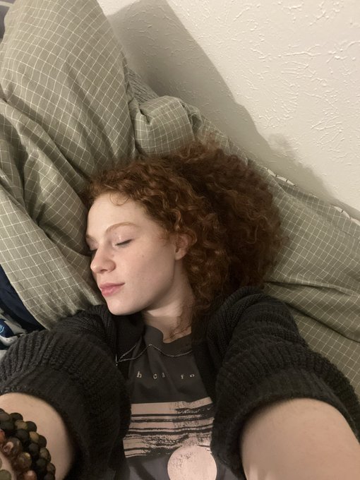 I mean, since you&rsquo;re up, you might as well say hi&hellip; https://t.co/FeVGu6NAa9<a href="/tag/redhead"class="tags"><span>#redhead</span></a><a href="/tag/tattoos"class="tags"><span>#tattoos</span></a><a href="/tag/sideboob"class="tags"><span>#sideboob</span></a><a href="/tag/faire"class="tags"><span>#faire</span></a>