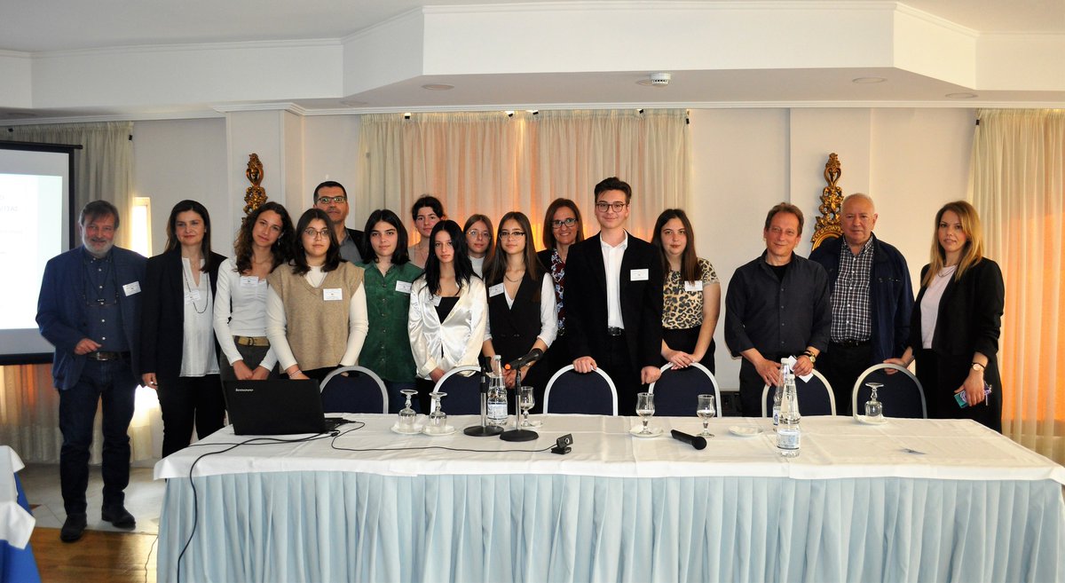 2Isecap's tweet photo. Next to the new generation... at the conference of the 1st Experimental High School on environmental issues, climate change / crisis.
Read more about conference: https://t.co/JLNFSEM0VO
#H2020 #2ISECAP #livinglabs https://t.co/tYwQL0nRA9