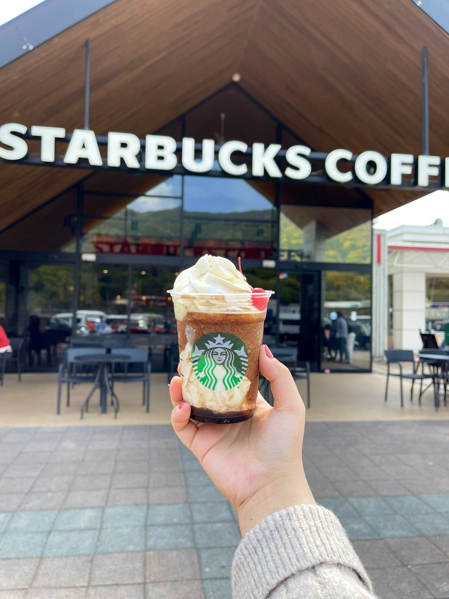 eatwithpanida's tweet photo. #รีวิวญี่ปุ่น ตอนนี้ที่ Starbucks ญี่ปุ่น มีเมนู Starbucks Cola เป็นตัวโค้กปั่น ด้านล่างใส่วิปครีม และด้านบนวิปก็จะมีเชอรี่โปะด้วย กินไปดูวิวซากุระไป เครื่องดื่มเย็นๆกะอากาศเย็นๆ ฟินมากนะ
@aroii #อร่อยบอกต่อ https://t.co/UXQifQK7h9
