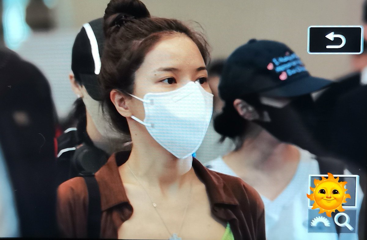 sunkimm_'s tweet photo. 230410 ✨
MAMAMOO 솔라 ICN 입국 

#마마무 #MAMAMOO
#솔라 #SOLAR #김용선 https://t.co/skqDn5ppVo