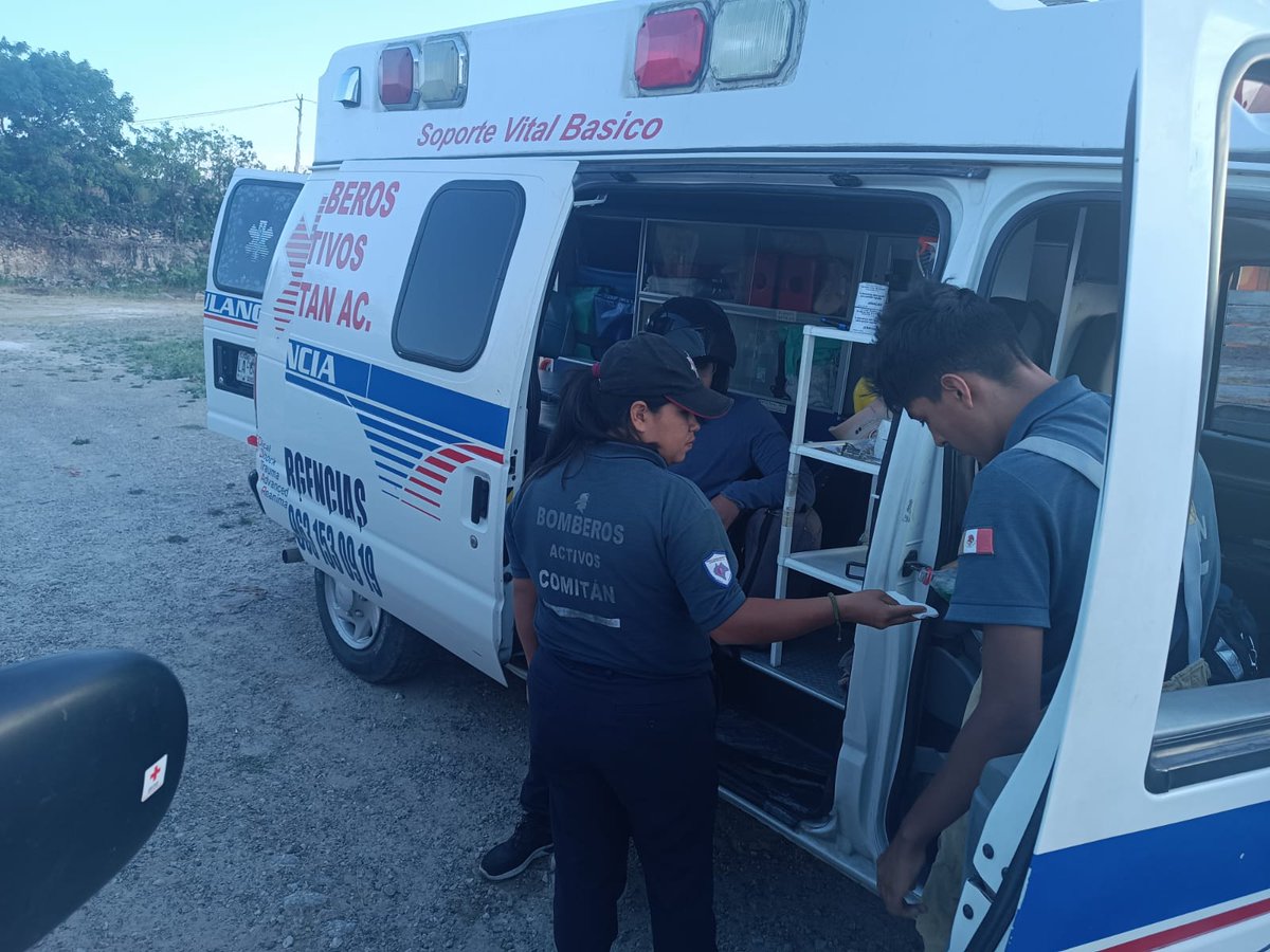 InstBomberos's tweet photo. Elementos del Heroico Cuerpo de Bomberos de Comitán brindaron servicios prehospitalarios a un motociclista que resultó con algunas lesiones tras caer de su unidad, y acudió al puesto de auxilio ubicado en Tzimol. https://t.co/4IKFP5dabN