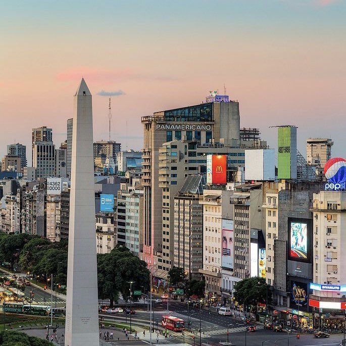 lokinista's tweet photo. Extranjero - ¡Au Sproier!

Ro¡er tiene que irse de su país natal México, para vivir en otro lugar de Latinoamérica con modismos totalmente nuevos. ¿Podrá Ro¡er acostumbrarse a la nueva vida que le espera en Argentina?

#spiderbear #SproierAU https://t.co/KNjGBFphbH