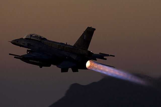 Hellenic Air Force F-16DJ, 2008

#F16 #fighterjet #warplanesofinsta #aircraft #aviation #avgeek #aviationdaily #mediterranean #fightingfalcon #pilot #greek #greekairforce #afterburner #sunset
