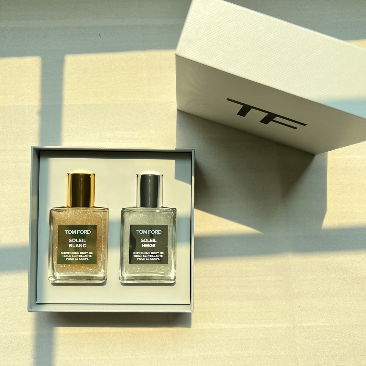 cnx365's tweet photo. ✨Tom Ford soleil set ✨ ชิมเมอร์บอดี้ออยล์ที่หอมฉ่ำ นุ่มนวล เย็นๆแบบยั่วแดด ยั่วอาทิตย์ รู้สึกมีชีวิตชีวา สดใส ทันทีที่ฉีดลงบนผิว ผิวเล่นแสงนัวๆ ต้อนรับซัมเมอร์นี้มาก✨

รีทวิตนี้+ฟอล แจก soleil blanc สีทอง 1 คน หมดเขต 12 เม.ย. 2023 เวลา 20.00 น. https://t.co/gm3gCxElbj