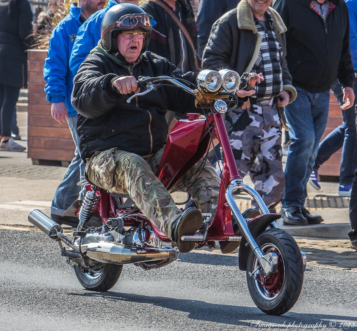 imageuk1's tweet photo. Scarborough scooter rally!!! @ScSmugglers @trojan_sc @ScooteringMag https://t.co/IMb9oPv5Mc