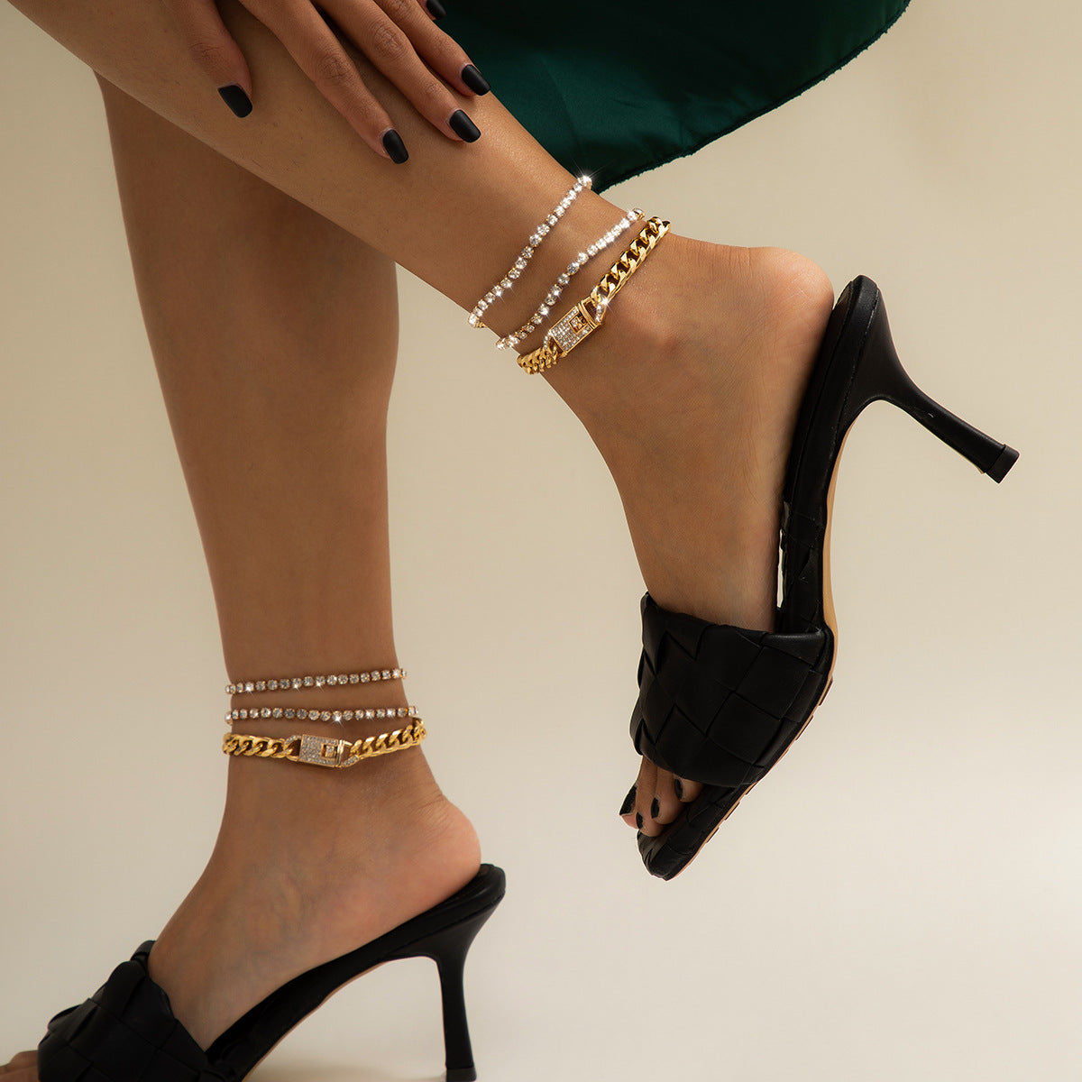 Our anklets are the ultimate summer accessory.
shopuntilhappy.com/products/ornam…

#jewelrydraw #jewelrynature #jewelrymakingclasses #ankletoebracelet #ankletnearme #ankletmen #ankletieheels