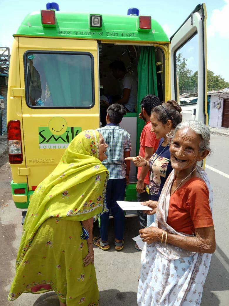 smilefoundation's tweet image. Smile Foundation lays special emphasis on catering to the health needs of women from the most rural &amp;amp; underserved corners of the country through the doorstep healthcare prog of #SmileOnWheels.
Know more about the initiative, smilefoundationindia.org/health
 #HealthCannotWait #womenhealth