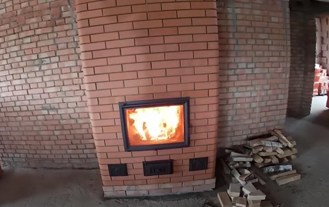 VasilePlinta's tweet image. Una mai veche pe caramida, cu usa semineu‼️😎 #Kuznetsov