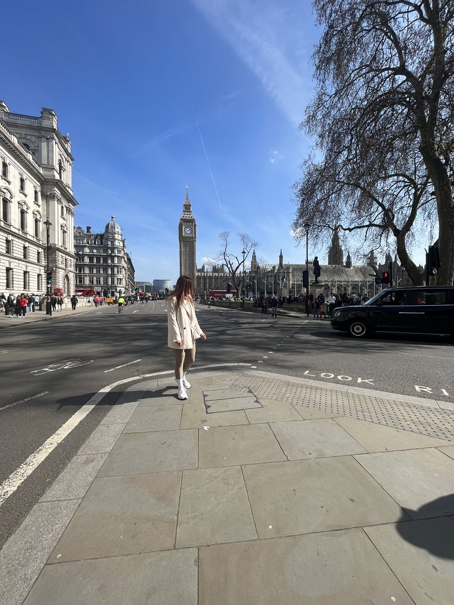 LC90_'s tweet image. 38,000 steps later #London ✈️☀️🎡📞🕥