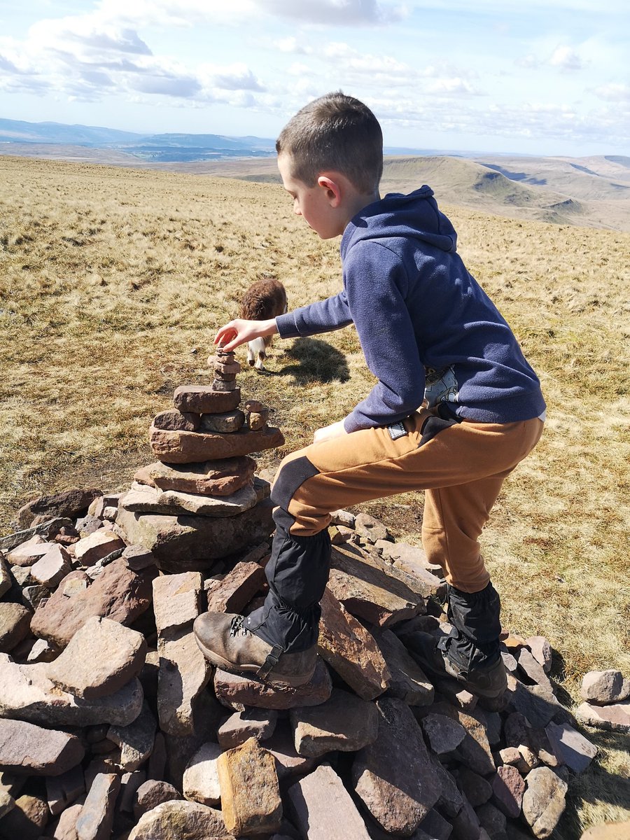 CazAdams3's tweet photo. 11 mountains in 4 days for Jack's (9) #100mountainsin50days challenge for the @worldlandtrust's and @SteveBackshall's #operationocelot 💚⛰️
https://t.co/9zdqrQITMb
@GlosLiveOnline @GloucesterCity @BBCGlos @GlosCC @BearGrylls @ChrisGPackham @REGUABrasil @BBCEarth @BBCCountryfile https://t.co/Zuv5wAgJZH