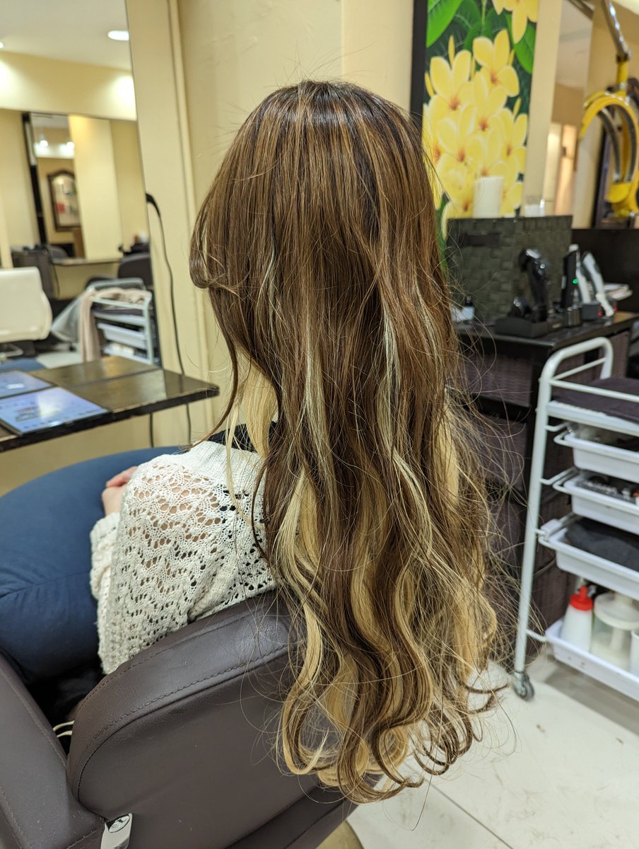 annye0121's tweet photo. 髪を切ってから〜
4ヶ月ぶりのスタジオ入って、12年ぶりのメンバーと再会セッション https://t.co/BHqwXGh6H0