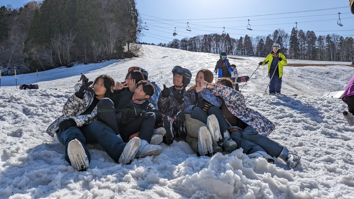 MCMVisits's tweet photo. A lake, ice furniture - fun in the sun when #MCMSkiJapan🇯🇵 https://t.co/As2ei1tQfB