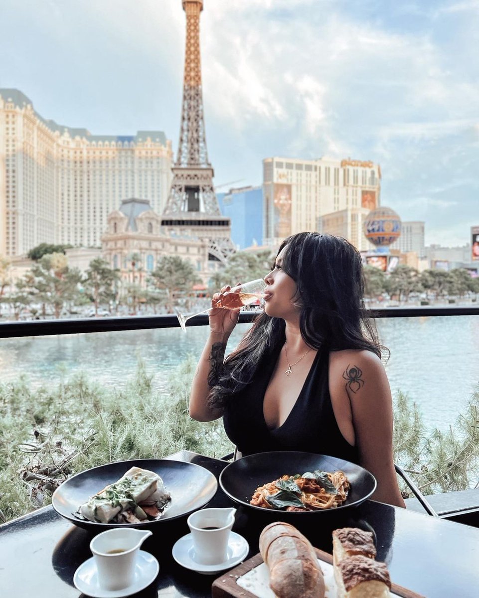 Food_In_Vegas's tweet photo. The food &amp; view is immaculate!
.
.
Credits to 📸 : @journeywithshy
.
.
Location 📍: @spagolv
.
.
#lasvegas #lasvegasblvd #lasvegasfood #lasvegasfoodie #bellagio #lasvegasstrip #vegas #vegasbaby #vegasstrip #vegaslife #vegasvacation #food #foodie #foodpics #foodinvegas https://t.co/T9Pguk4BTW
