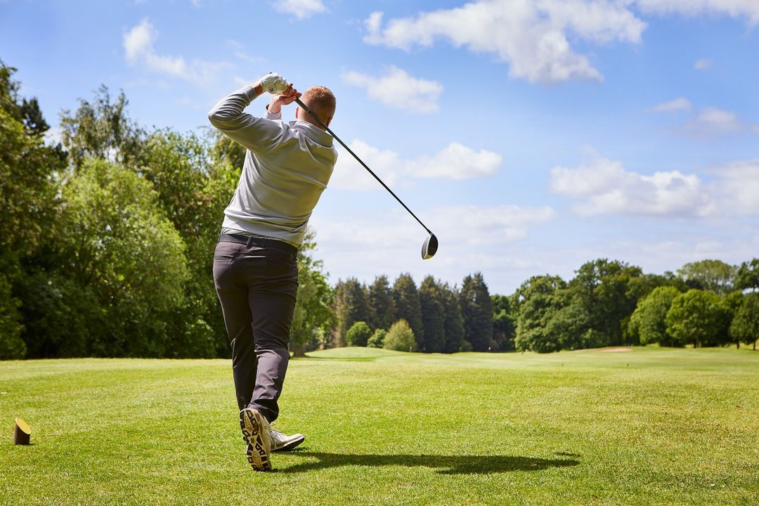 yourgolftravel's tweet image. Stay &amp;amp; play (1 Night, 2 Rounds from £99) 🤩

✅ Free Drinks for Groups of 8!

Find out more here: yourgolftravel.com/macdonald-port…

#golfoffers | #golfpackages | #golftravel