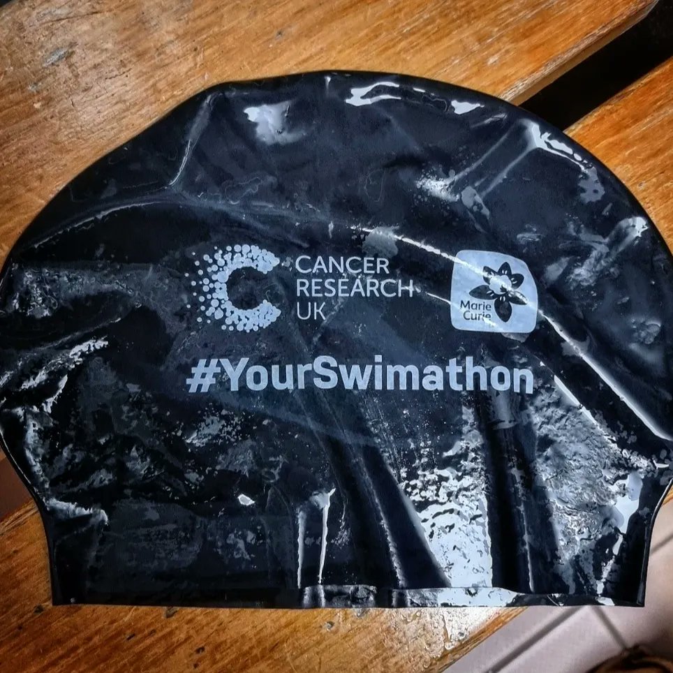 Into week 3 of our channel swim training programme and also received my @swimathon, so gave it a whirl in the pool this morning 🏊‍♀️🖤 #swimathon #yourswimathon #cancerresearchuk
