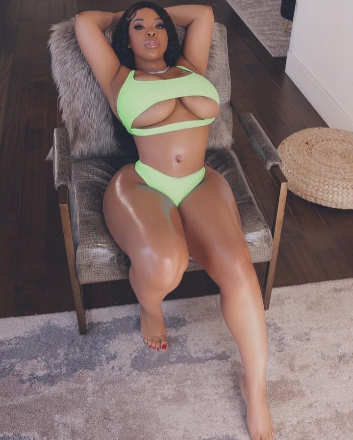 CocoBelloRP's tweet photo. Front or Back? https://t.co/DBVmPOcMER