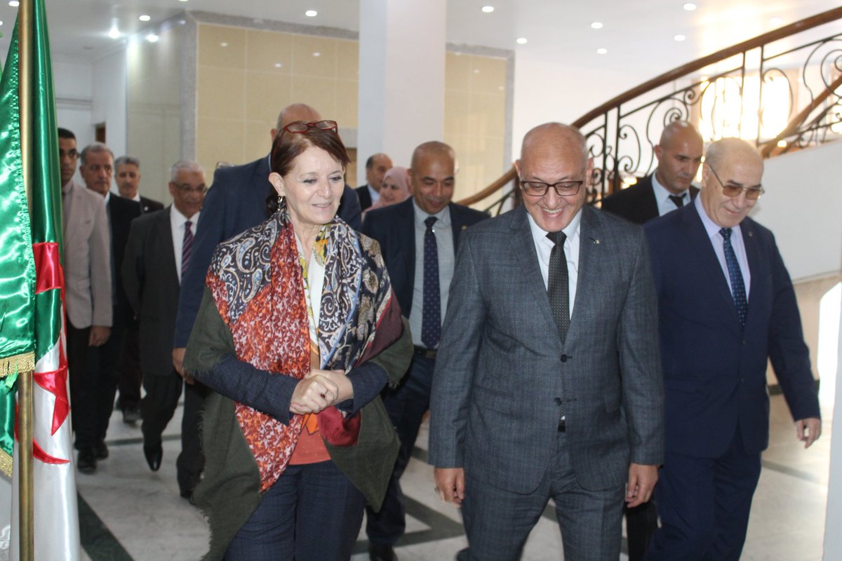 استقبلت السيدة والي ولاية سكيكدة حورية مداحي بمعية السيد رئيس المجلس الشعبي الولائي والسلطات الأمنية والمحلية أمسية الأحد 9 أفريل 2023,  السيد وزير التكوين والتعليم المهنيين د.مرابي ياسين  في إطار زيارته التفقدية إلى  مؤسسات القطاع عبر إقليم ولاية سكيكدة.