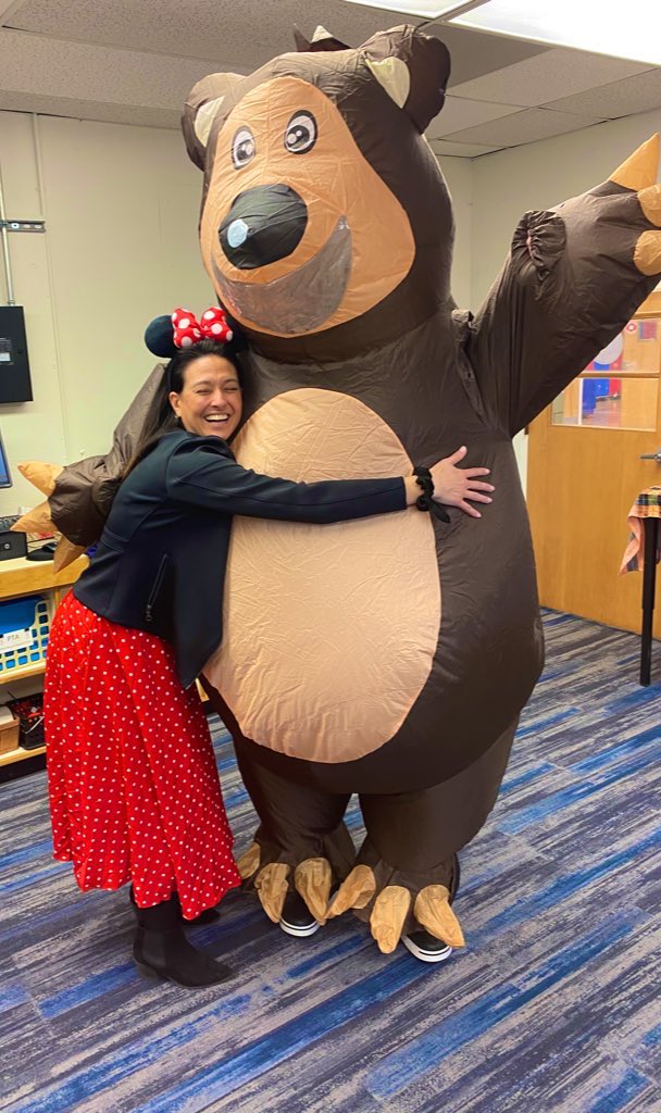 Happy #apweek23 to the BEARY best, <a href="/paulgeorgedc/">Paul George</a>! <a href="/MacArthurACPS/">MacArthur ACPS 💫</a> <a href="/DMPrincipal/">DouglasMacArthurPrincipal</a>