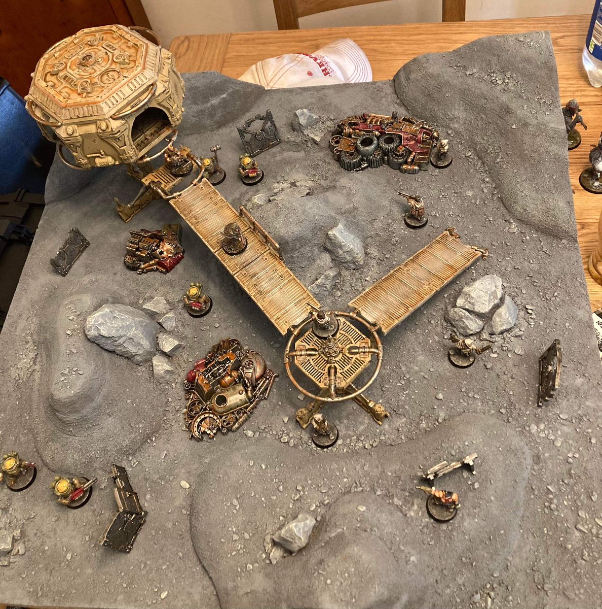 foreststroller's tweet photo. Finally completed and painted up my #necromunda #ashwastes terrain for a few games, the rusttown raiders (Cawdor) are trying to have ago at breakerbrows boys (squats) #WarhammerCommunity #warhammer #warhammer40k #oldhammer #40k https://t.co/XA9g6PZCUa