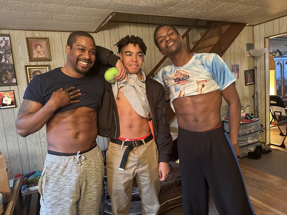 philyjawn's tweet photo. My older BRUVA and my eldest nephew 🖤🦅✨ #norfphilly all grown up🤴🏾💁🏾‍♂️🐣 https://t.co/3wcNssxMca