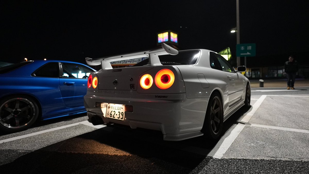 kobo_63's tweet photo. #4灯の日
いつぞやのGT-R会!!
R34とR32はいるけど、R33がいないのが悲しい🥹 RX-7も素敵で好き〜 https://t.co/ow6UN0GkCB