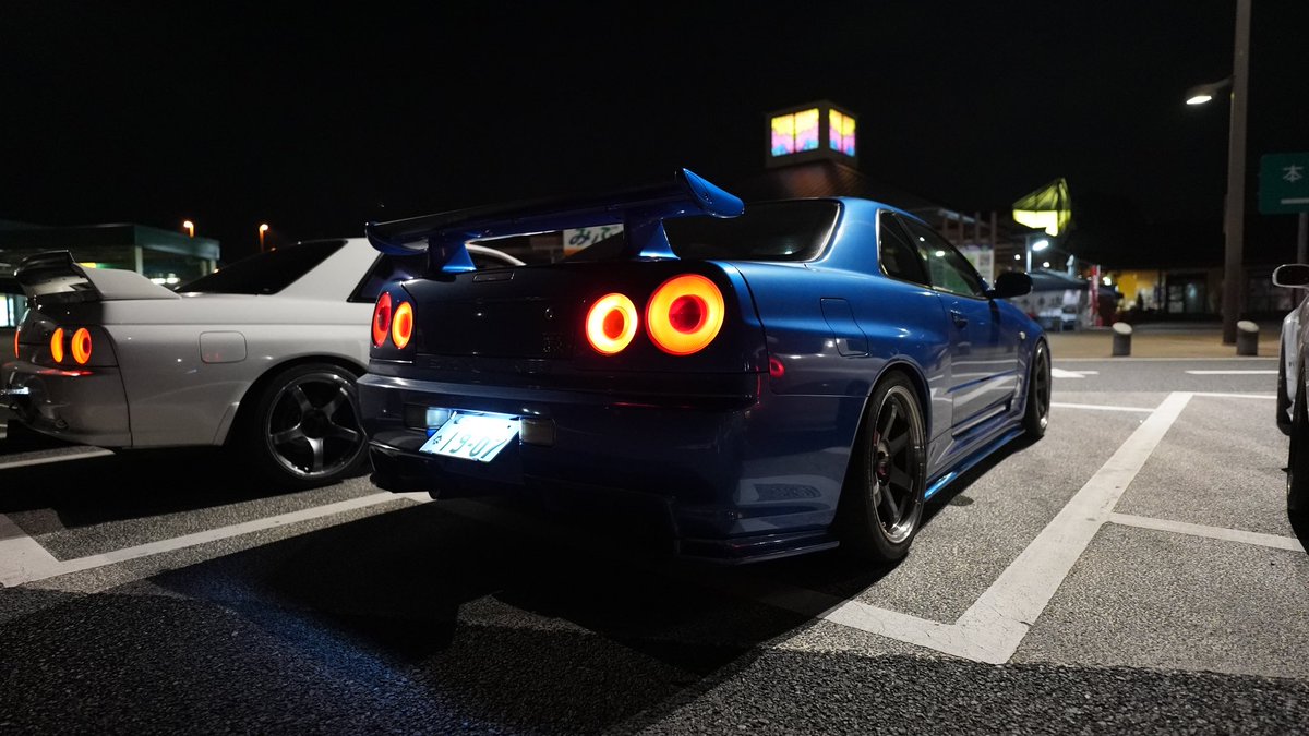 kobo_63's tweet photo. #4灯の日
いつぞやのGT-R会!!
R34とR32はいるけど、R33がいないのが悲しい🥹 RX-7も素敵で好き〜 https://t.co/ow6UN0GkCB