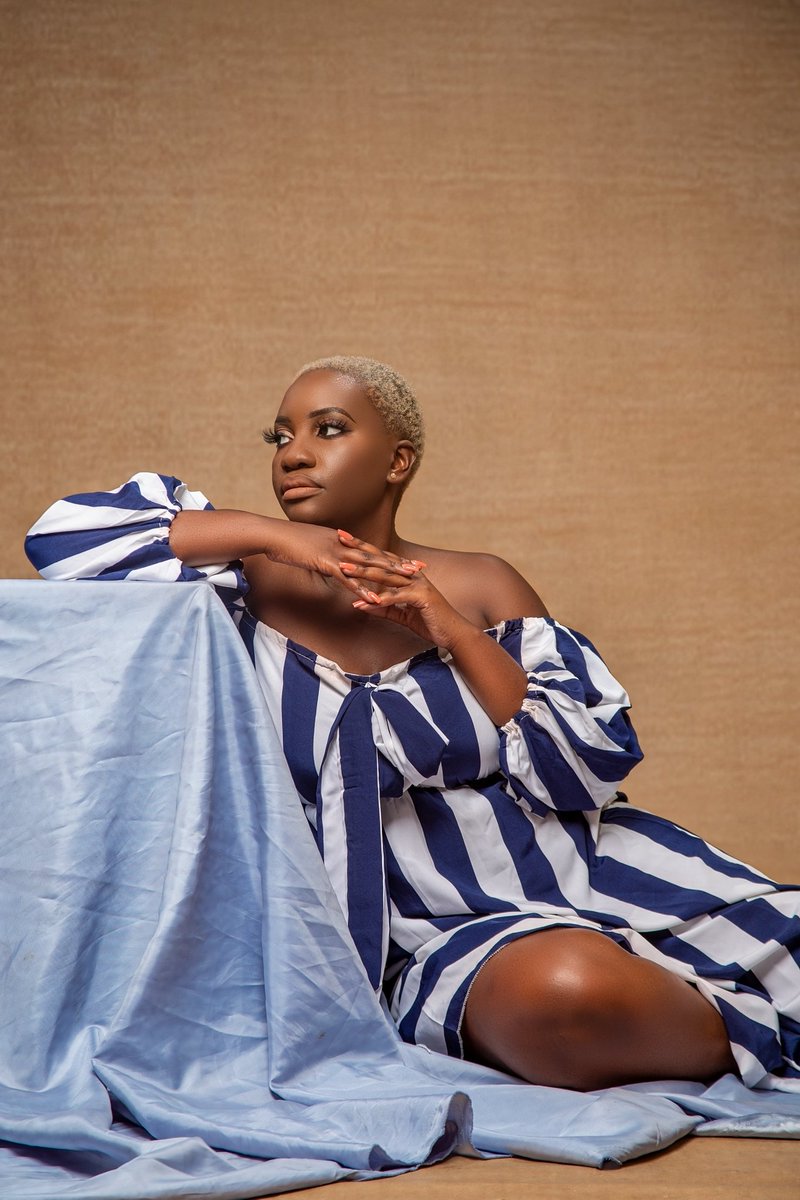 f you see this, drop a photo of you that looks like an album cover.