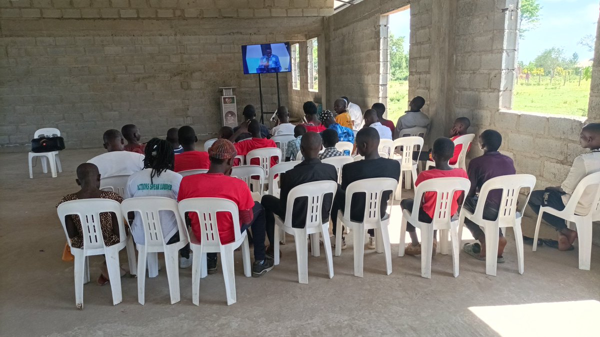 ben_mukasa's tweet photo. Sunday Garage at #WHBudaka. Join us this Tuesday to Friday for our Breakthrough Faith Services #BFS starting 5:00pm.
#WorshipHarvest https://t.co/UirSkmgSHT