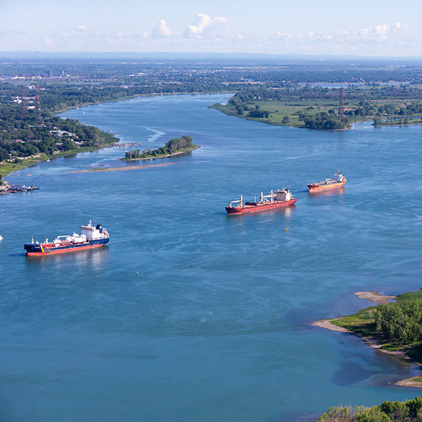 PortMTL's tweet photo. ❇️ Mesurer l’empreinte carbone des navires au Port de Montréal.
En partenariat avec @GSTS_Info, le #PortMTL lance un nouveau projet permettant de mesurer et réduire l’empreinte carbone des navires fréquentant le port grâce à l’#IA ! ➡️ https://t.co/t6eoEEWSPx
#Portdurable https://t.co/U1O93CszfJ