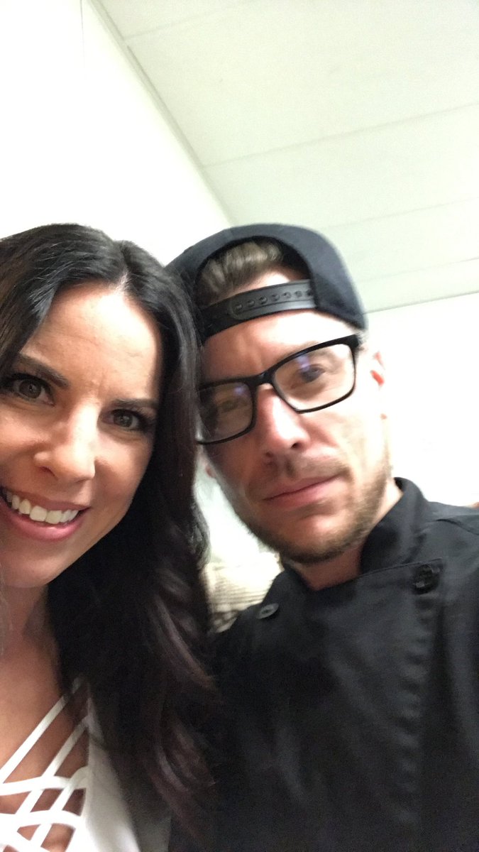 cherylb24348278's tweet photo. #NationalSiblingsDay Daughter and Son #PrincipalJessica #ChefMark https://t.co/Q0nh2tCVXJ