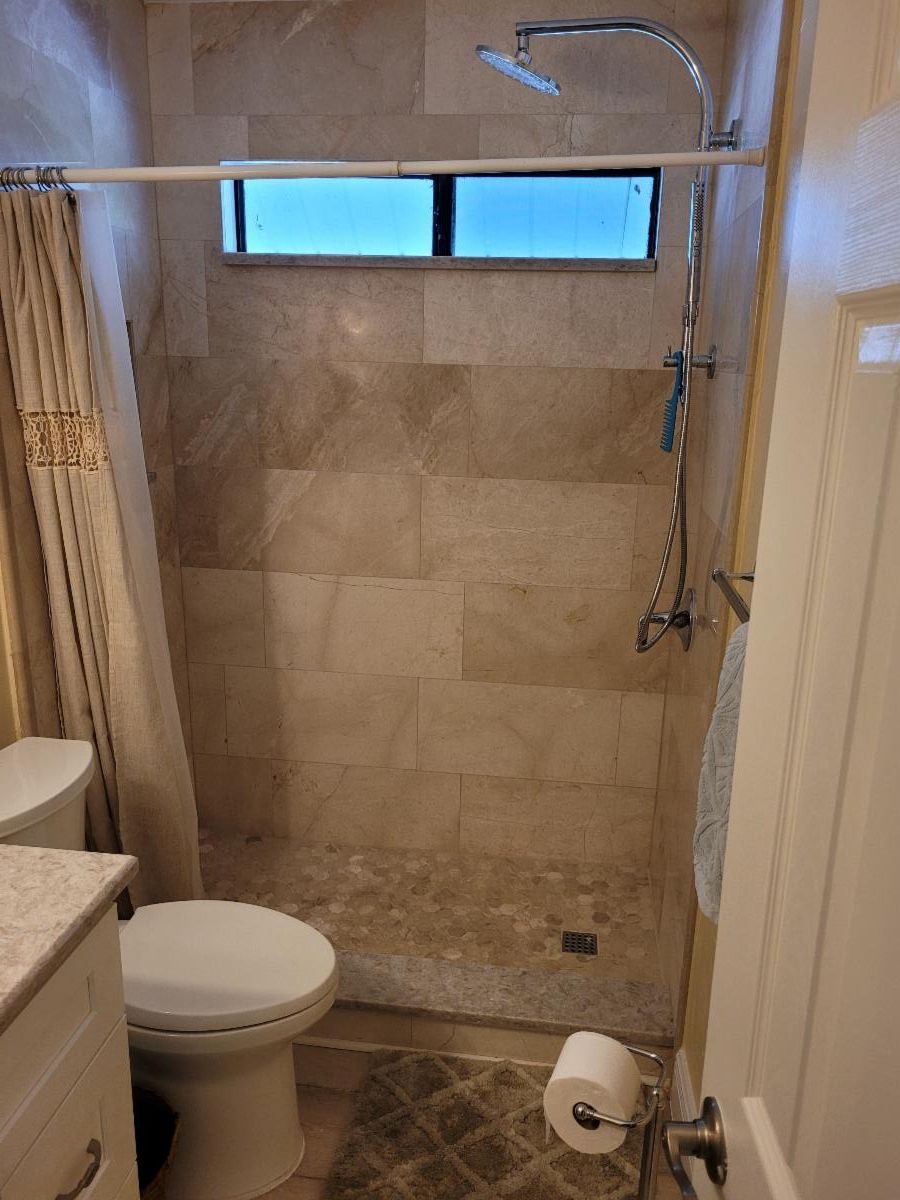 FriendInc's tweet photo. 🌴🌊 Dreaming of a beach getaway? We're auctioning off a newly refurbished rental - steps from the beach in Bradenton Beach, Florida for a week-long stay. This usually goes for much more, but the starting bid is only $1000!   https://t.co/pfI1gWgi4g https://t.co/6taaxBxVjt