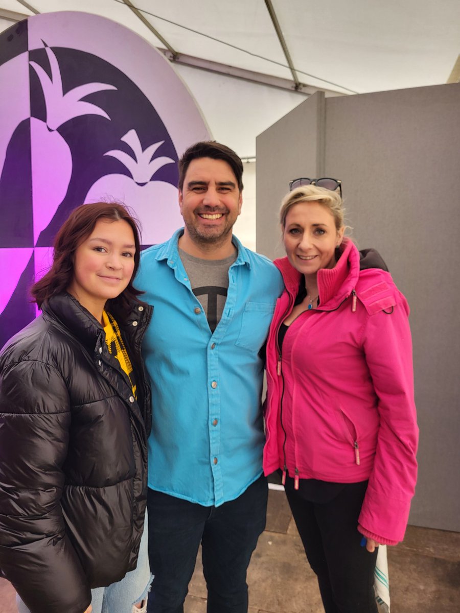 Lovely time @TCFoodFestival to see the lovely @EmmaShawcross1 got to meet Chris Bavin. Thanks again Emma xx