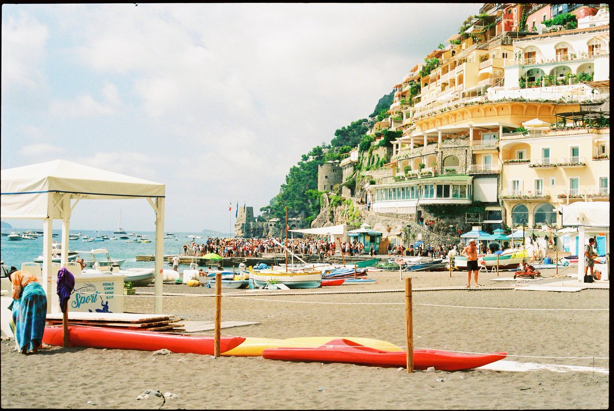 tomassfernandes's tweet photo. Positano, Italy on 35mm film https://t.co/X3ap3SVg5c