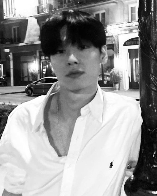 mo0hoon's tweet photo. ร้องไห้มา2 วันติด😭 https://t.co/AXfDvsP8Pt