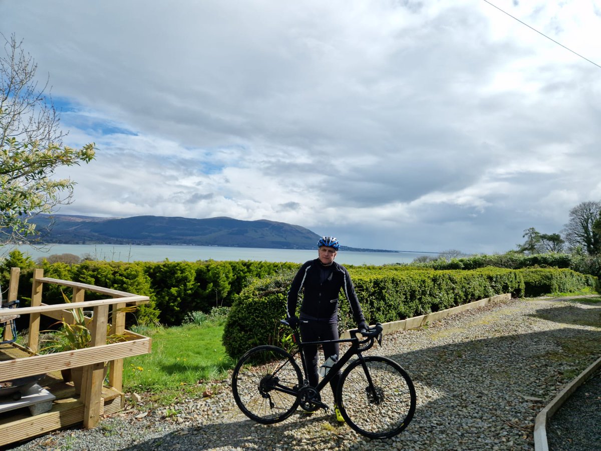A LEISURLY CYCLE BACK TO DUBLIN FROM OMEATH!! 105 km....Wish him luck 
#crossborder #cycling #carlingfordlough