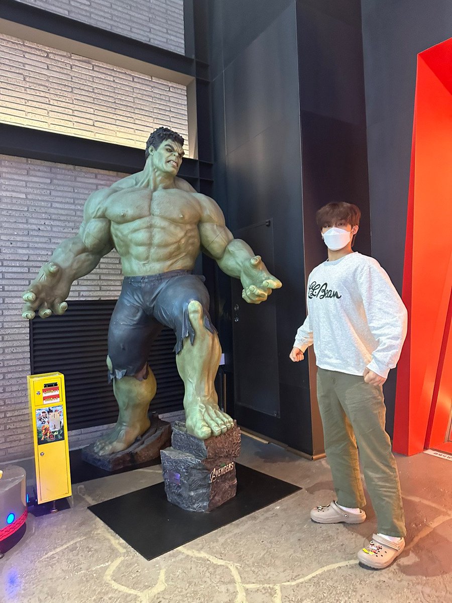 와 근데 진짜 덩치 장난없네