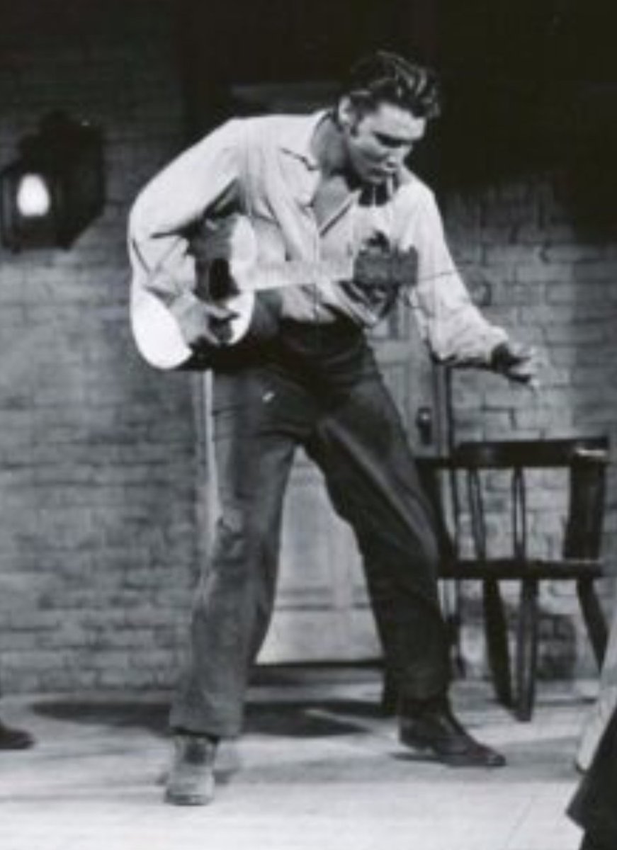 PoweredSinger's tweet image. #ElvisPresley