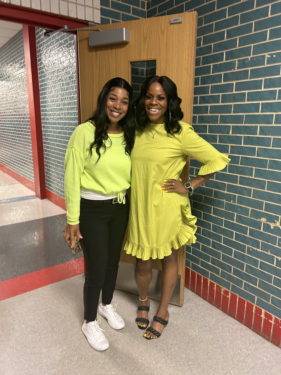 LoveJonesABJ's tweet photo. STAAR COUNTDOWN THEME DRESS SPIRIT WEEK!! “Mark the Text dress like a Highlighter!” @SamhoustonMS https://t.co/0SPVO36uqM