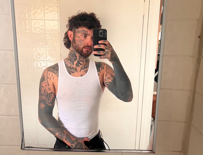 good morning, whoever says it back is a cumslut :) https://t.co/W350SKxVDG