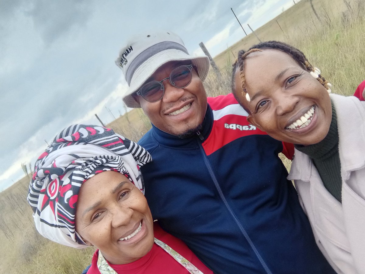 ntsikimazwai's tweet photo. I have no idea why I have such an emotional attachment to the event I was hosting last night. 😭❤️Thank you to Mama Kate (The Meander Estate Marketing Manager) and Lele (MLProductions) for having me as the mc 🔥I am in such deep gratitude #TheGAWS https://t.co/NZQBB9WMSk