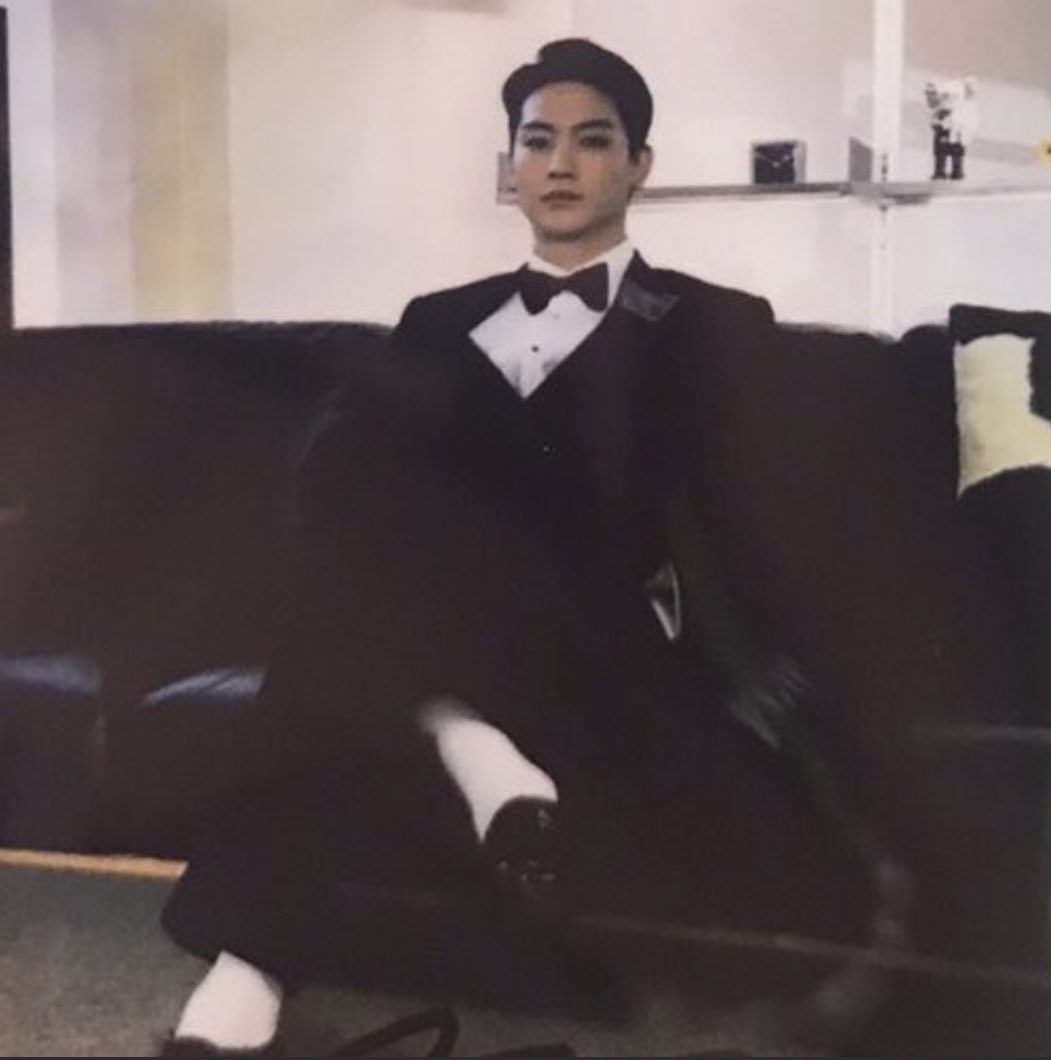 CYJdefsoulmate's tweet image. wedding day:                    the next morning: