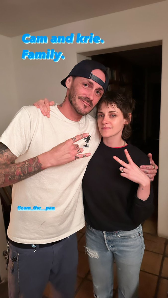 KSBRSite's tweet photo. Kristen Stewart e o irmão Cameron em foto postada por CJ 🖤 https://t.co/27P4eBlpNR