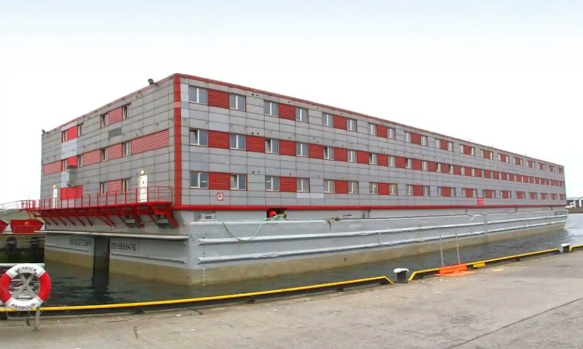 BladeoftheS's tweet photo. Instead of using this Dickensian monstrosity to house asylum seekers I suggest we moor it outside Westminster and the MP’s can use it instead of 2nd homes.

Now that would save money. https://t.co/utfKtXpkta