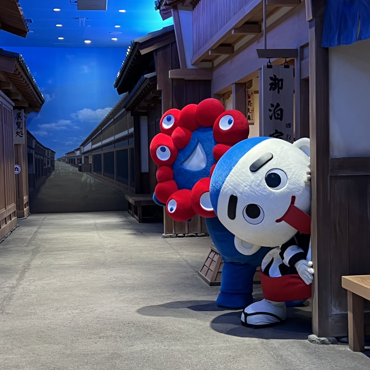 expo2025japan's tweet photo. #MYAKUMYAKUdiary
On Mar. 29, MYAKU-MYAKU visited Yokkaichi City in Mie, Japan!
Konyudo-kun showed us around in the city.
Come visit Yokkaichi City if you come to the Kansai area!
#Yokkaichi #Mie #konyudokun
#myakumyaku #ミャクミャク #EXPO2025 #Join2025 #JAPAN #日本 #KANSAI #OSAKA https://t.co/snP55u6WLR