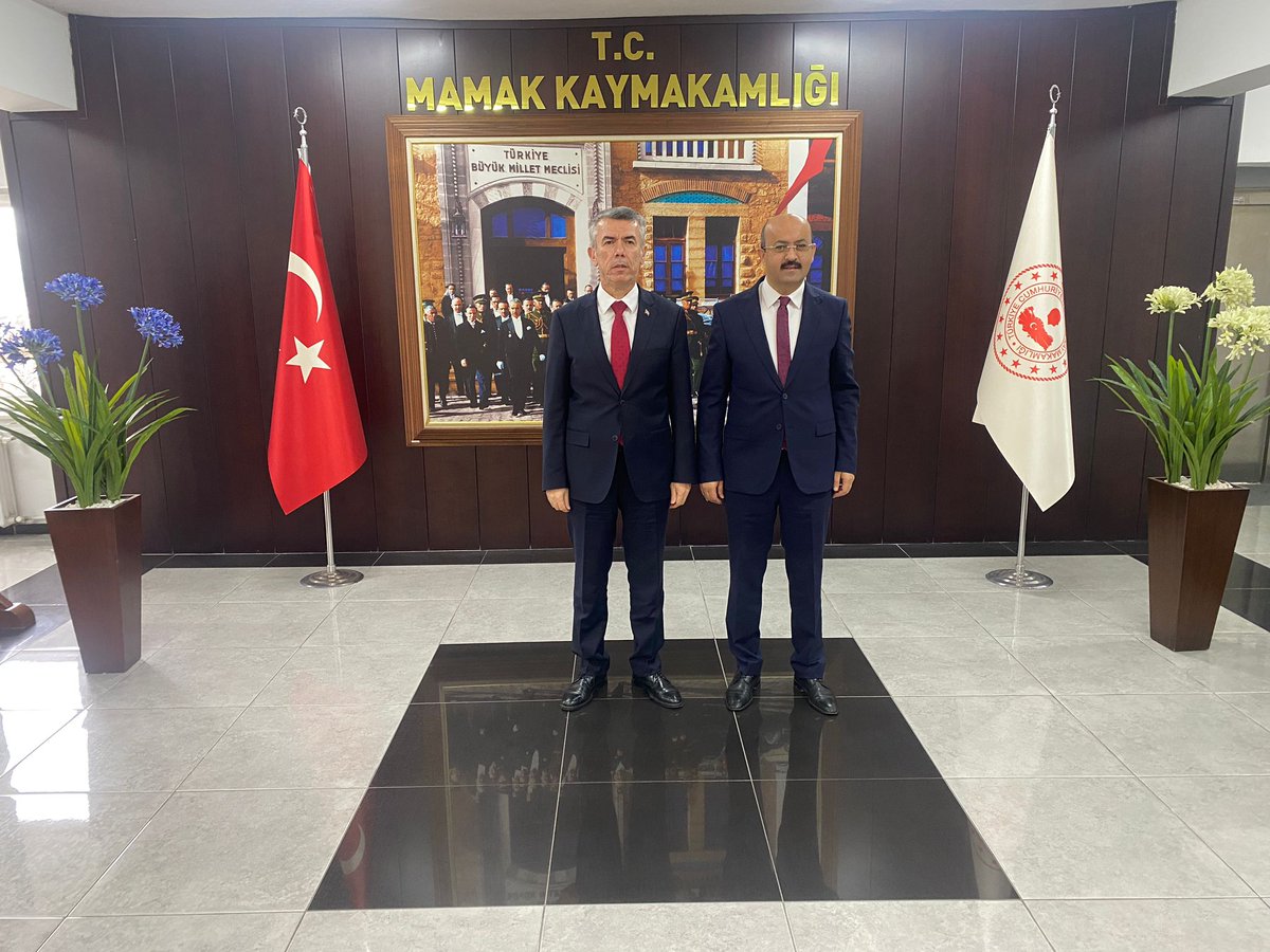 MAbdullahOzer's tweet photo. Ya Allah Bismillah...

Mamak Kaymakamımız Sn. Ali Sırmalı'yı makamında ziyaret ettik. Sn. Kaymakamımıza misafirperverlikleri için teşekkür ediyorum. https://t.co/MvMnXr2wOx