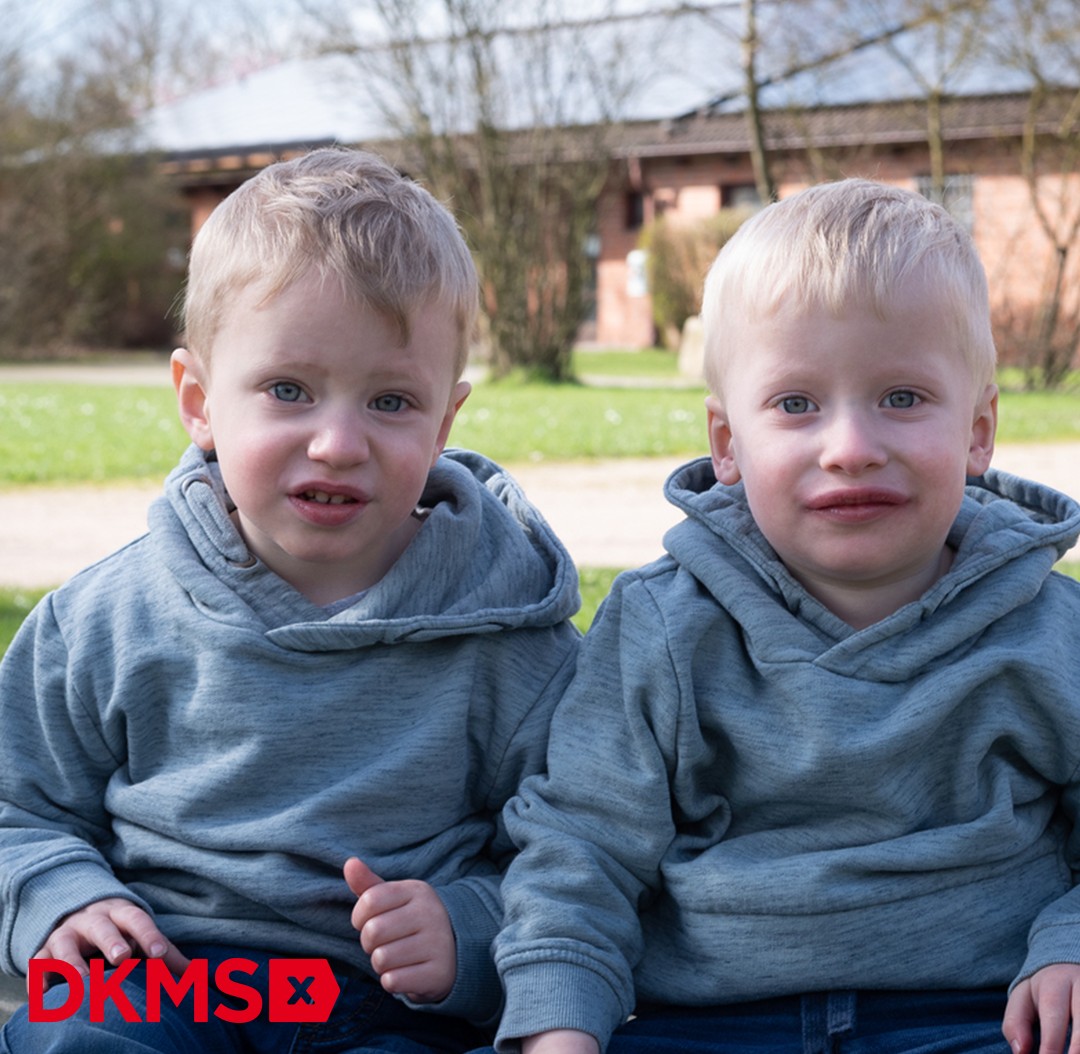 DKMS_de's tweet photo. Die Zwillinge Luca &amp; Mats sind an septischer Granulomatose erkrankt. Eine #Stammzellspende ist die einzige Heilungschance. „Ein Leben ohne die beiden Räuber im #Doppelpack ist vollkommen undenkbar!“, sagen die Eltern 💕. Hilf jetzt mit: https://t.co/g6BrSLyqaF #TagDerGeschwister https://t.co/UMmnGtngKj