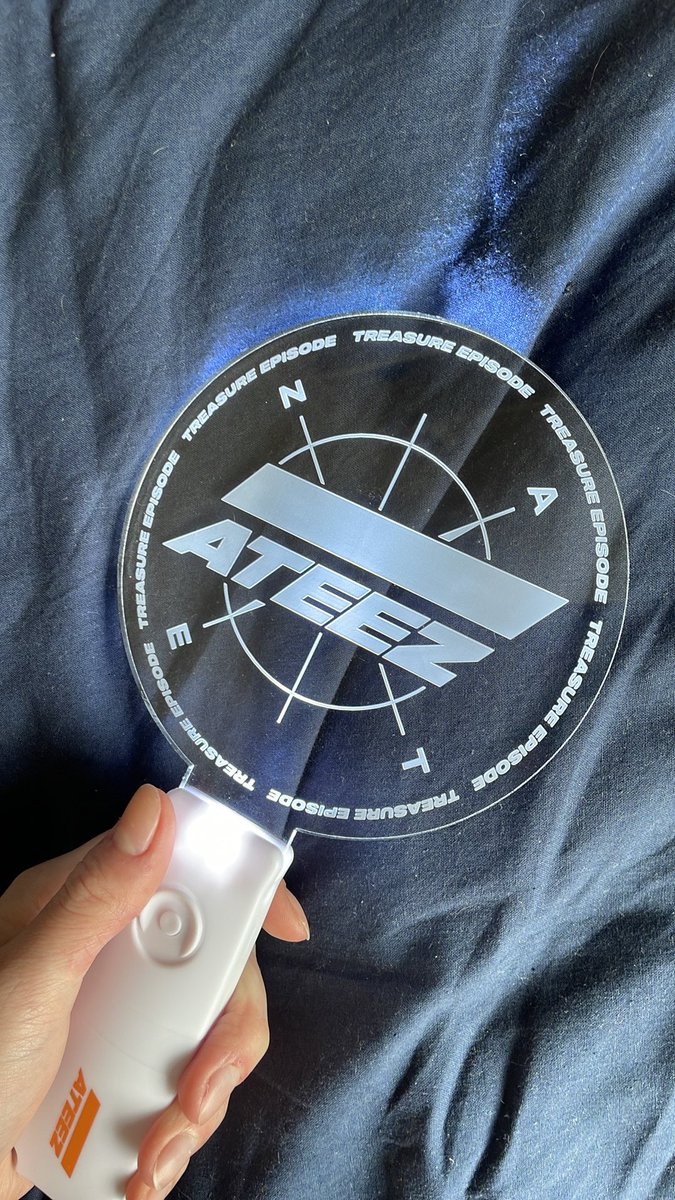 atzillusion's tweet image. For example the pre debut ateez light stick, lmk if u want it and give me a price :) wts