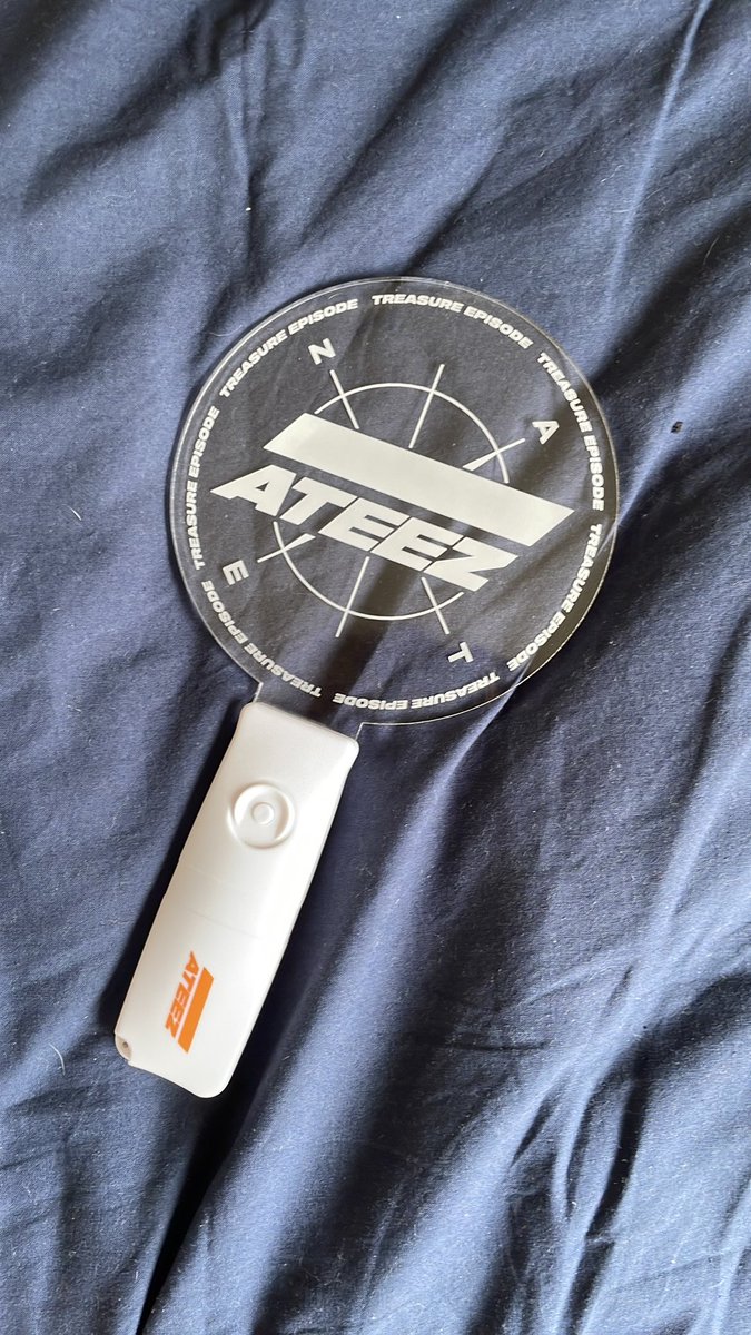atzillusion's tweet image. For example the pre debut ateez light stick, lmk if u want it and give me a price :) wts