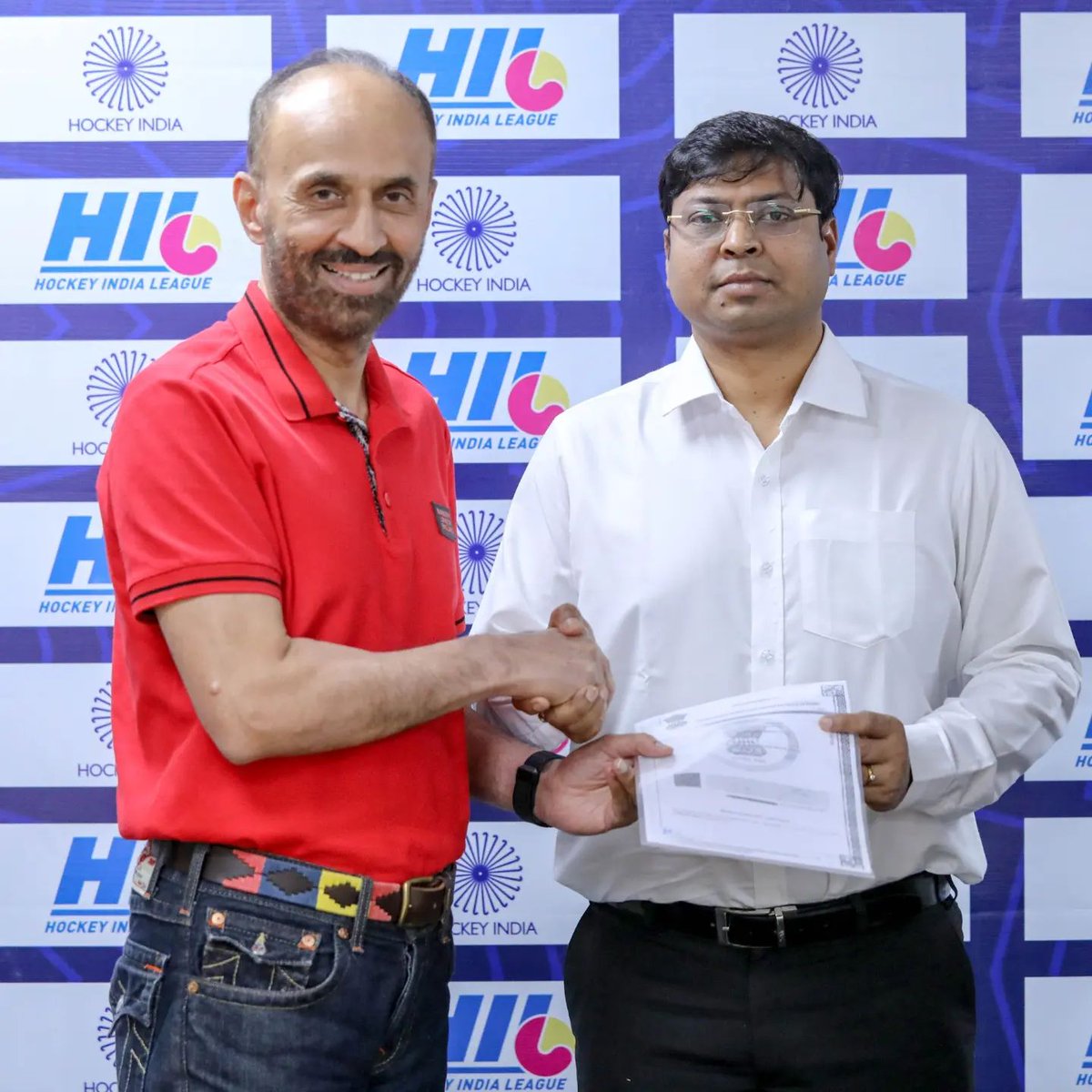 Good news for hockey fans!

Hockey India has announced exclusive commercial and marketing agency for the re-launch of Hockey India League.

Couple of city-based franchise teams from southern states would make the league more interesting.